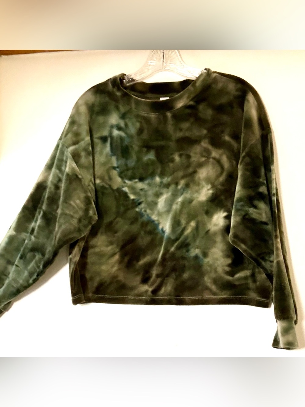 Old Navy Olive Green Tie-Dye VELOUR Crewneck Cropped Sweater